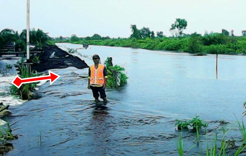 Tanggul Jebol