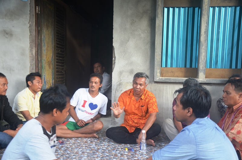 Bupati Martin Rantan SH menbunjungi warga desa Beringin Rayo Kecamatan Tumbang Titi