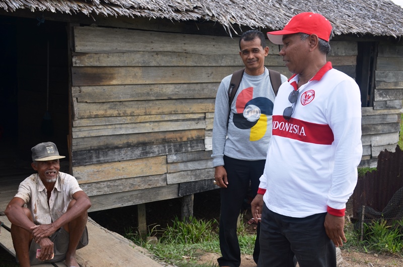 Bupati Martin Rantan SH bersama jajaran SKPD terkait melakukan survei lapangan terhadap potensi lahan pertanian di desa Sei Awan Kanan.,,