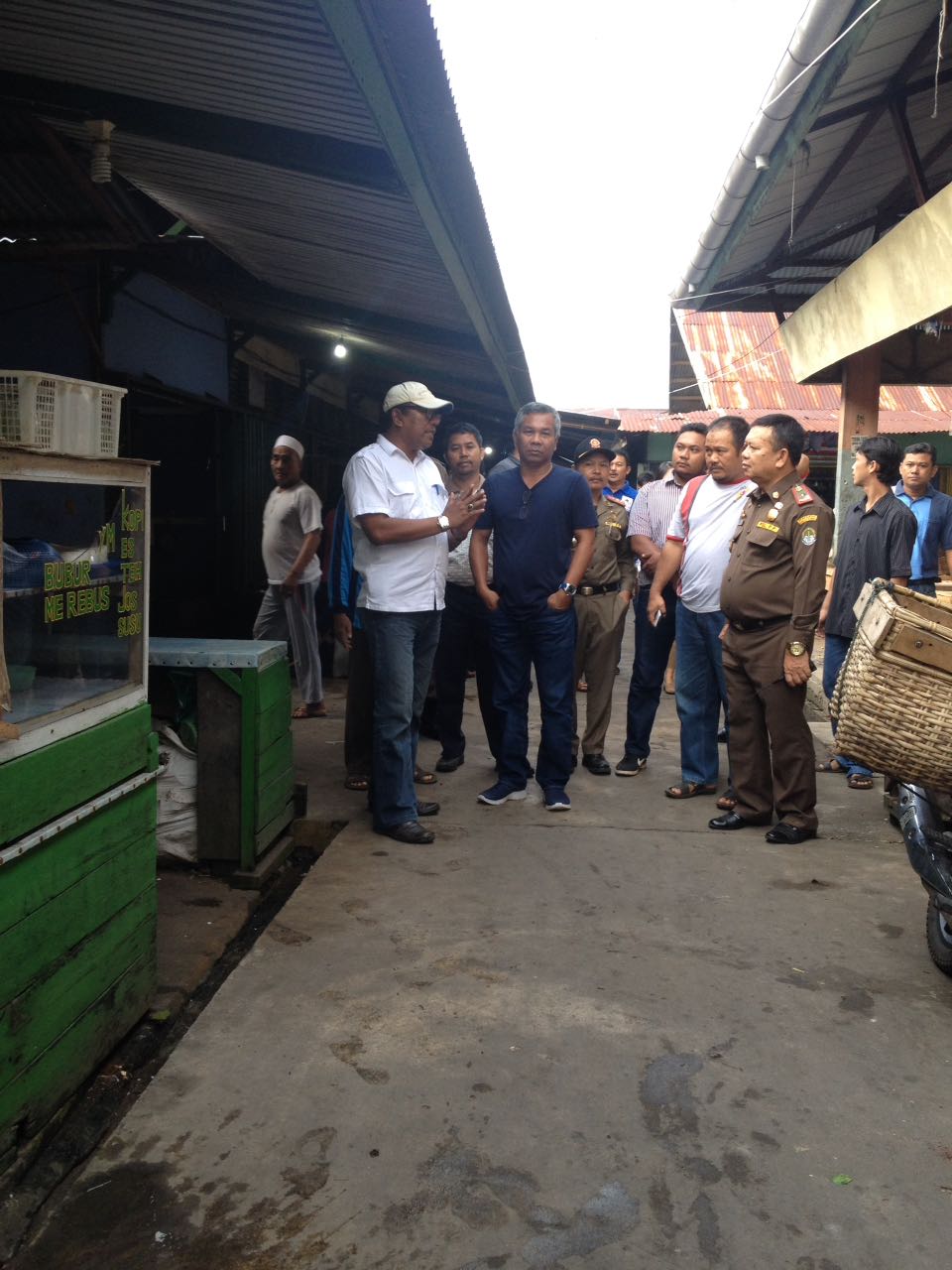 Bupati meninjau pasar Rengge sentap Ketapang