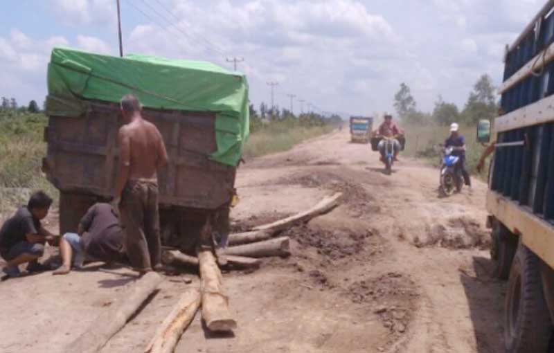 Kondisi Jalan Pelang-Tumbang Titi
