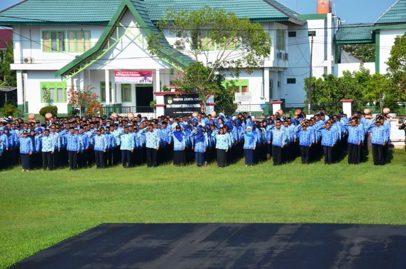 peserta upacara peringtan Hari Kesaktian Pancasila dihalaman Kantor Bupat Ketapang