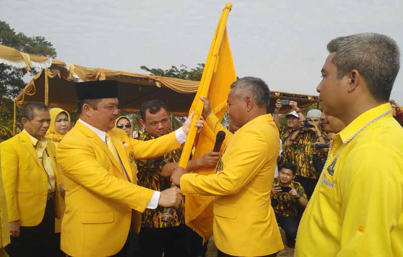 Penyerahan Panji Golkar