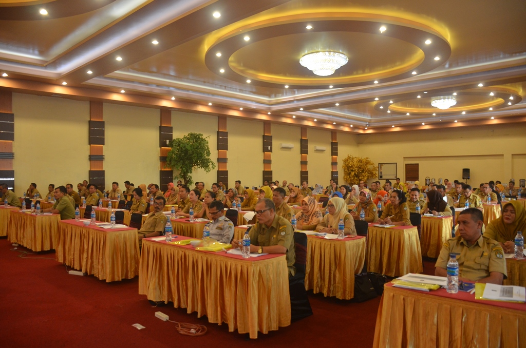 Para peserta bimtek analisis jabatan di hotel Borneo ketapang