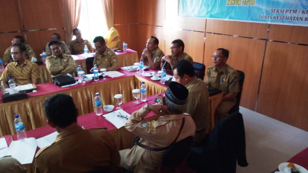 Asisten II Setda Farhan SE M.SI mewakili Bupati Ketapang membuka kegiatan Koordinasi Tim Pelaksana Kesehatan Jiwa Masyarakat di hotel Borneo Ketapang.,,