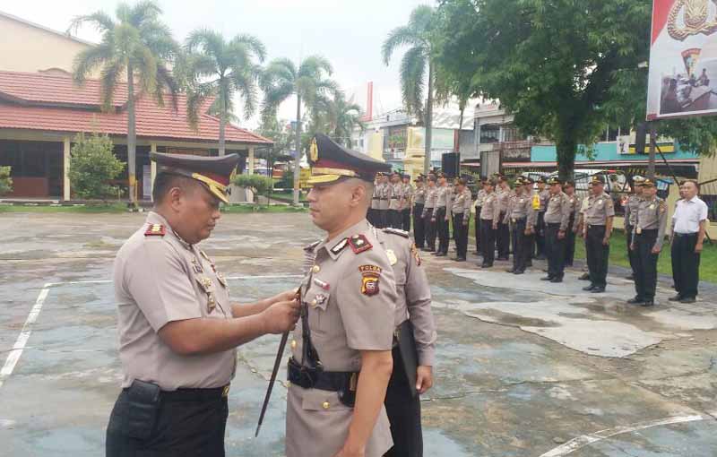Penyematan Tanda Jabatan Waka