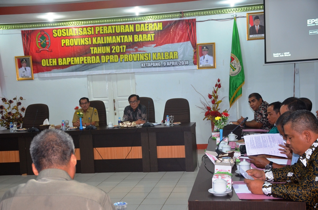 Pj Sekda membuka Sosialisasi Perda oleh Bapem Perda Provinsi Kalbar di Pendopo Bupati Ketapang