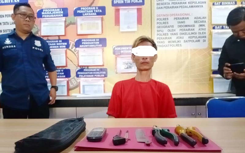 Pelaku Pembobol ATM
