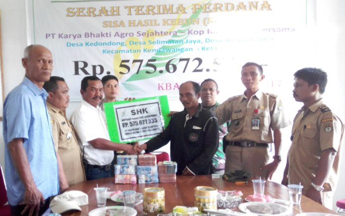 Dana SHK Perdana Untuk Kopbun Rasau Tiga Bersaudara