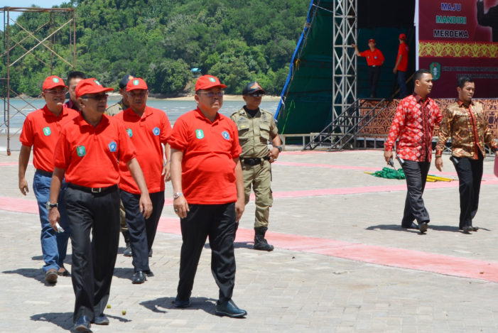 Bupati Ketapang Dampingi Gubernur Hadiri BBGRM di Sukadana