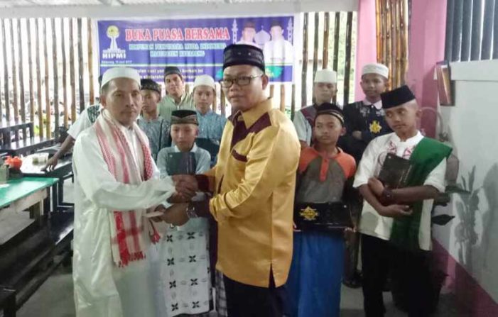 Moment Ramadhan, HIPMI Salurkan Bantuan