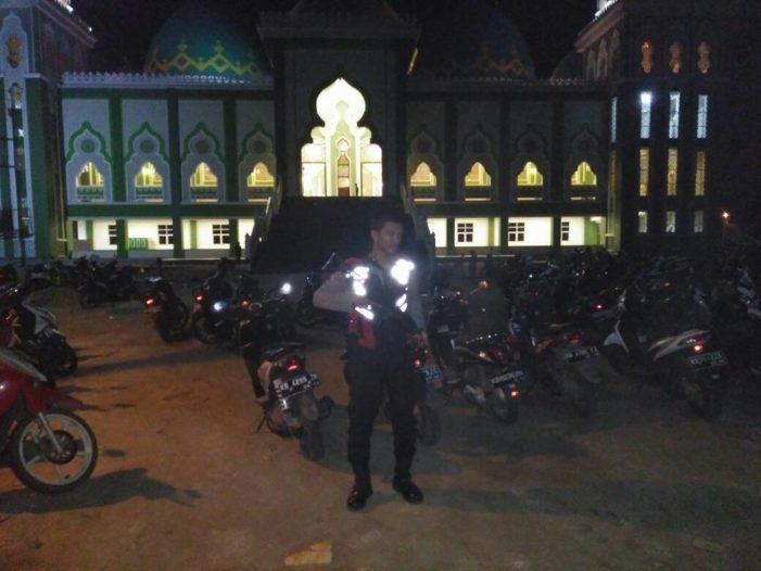 Selama Ramadhan, Polisi Jaga Masjid, Obyek Vital Hingga Bangunkan Warga Sahur