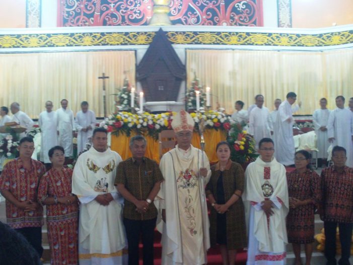 Dua Putra Ketapang di Tahbiskan Menjadi Pastor