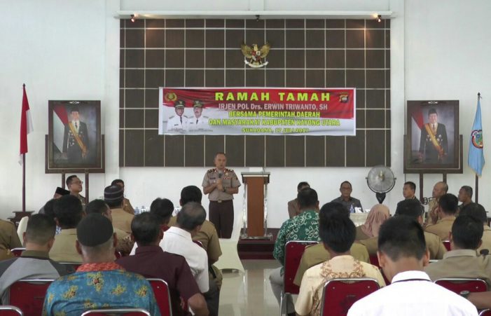 Kapolda Kalbar Ajak Masyarakat Cerdas Gunakan Medsos Kapolda Kalbar Ajak Masyarakat Cerdas Gunakan Medsos