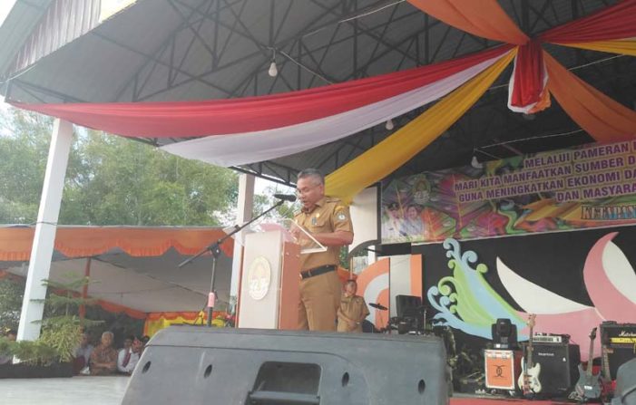 Bupati Minta Penjaga Stand Expo Berikan Informasi Positif