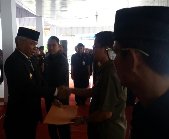 Bupati Tegaskan Jajaran Pemda Harus Serius Membangun Ketapang Bupati Tegaskan Jajaran Pemda Harus Serius Membangun Ketapang