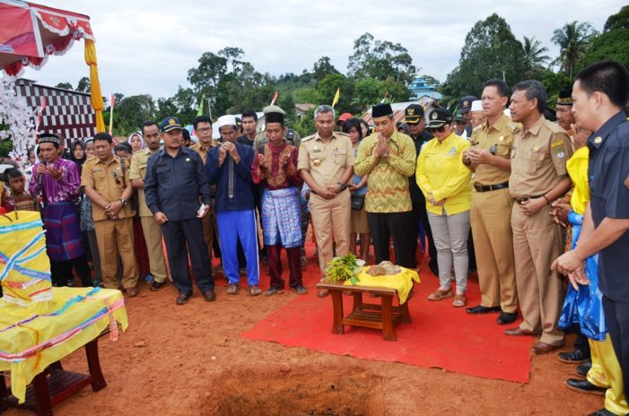 Peletakan Batu Pertama Pembangunan Masjid Amaliah Desa Petai Patah
