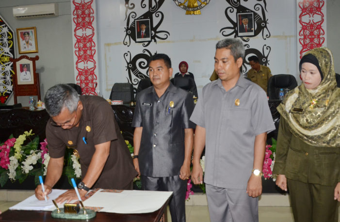 Bupati dan Pimpinan DPRD Tandatangani Nota Kesepakatan KUA PPAS Perubahan 2017