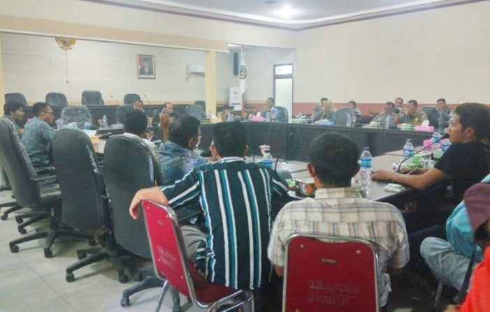 Cari Solusi, Pedagang “Geruduk” Kantor DPRD