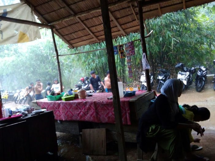 Melihat Panorama Keindahan Wisata Air Pauh Sukadana