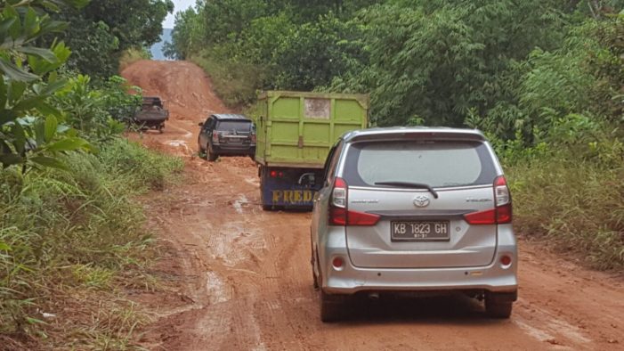 Dinas PU Tak Peka, Puluhan Tahun Jalan ini Sulit Di Lewati