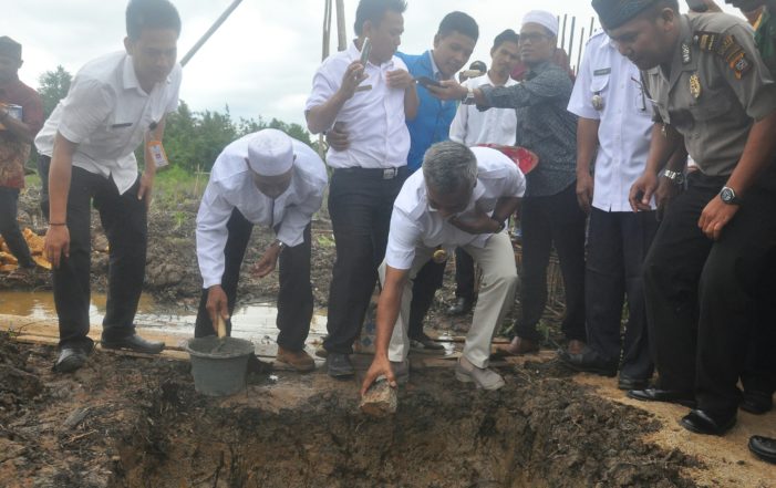 Bupati Letakkan Batu Pertama Pembangunan Masjid Jami’ At-Taqwa