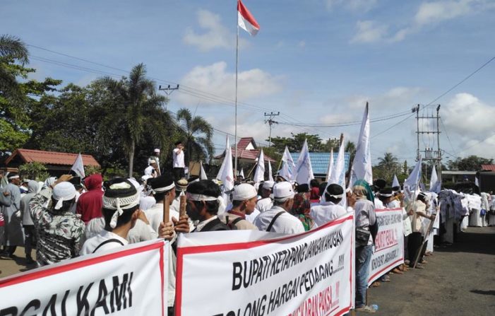 Tolak Pembongkaran Pasar, Pedagang Berunjuk Rasa Ke DPRD