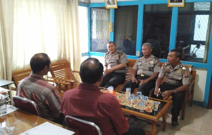 Pam Obvit Polda Kunjungi KPU Ketapang