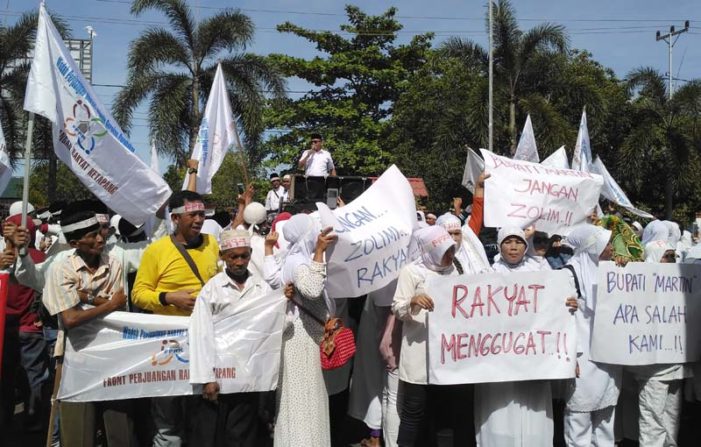 Penyebab Pedagang Berunjuk Rasa ke DPRD