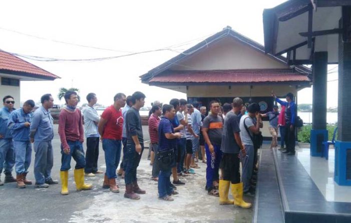 41 WNA Asal Cina Diserahkan ke Imigrasi Kalbar