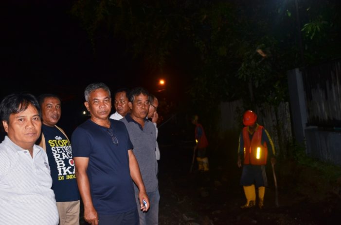 Bupati Tinjau Proses Pelebaran Jalan Kota