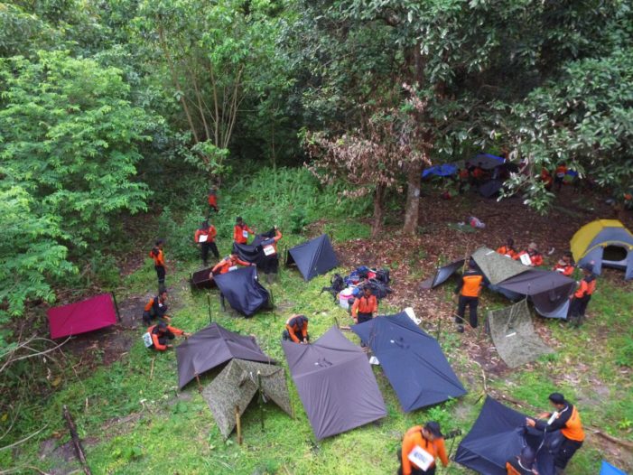 60 Anggota Manggala Agni Bertahan Hidup di Hutan