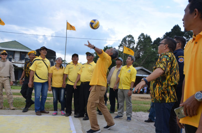 62 Tim Ramaikan Open Tournamen Bola Voly Se-Ketapang