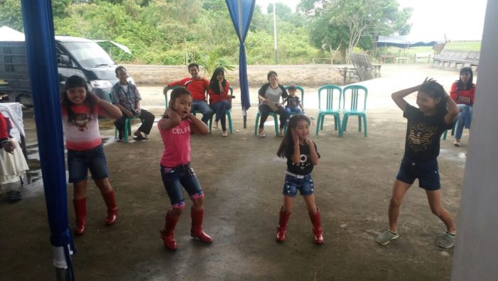 Hari Ulang Tahun Ny. Riniwati Henrikus Gelar Berbagai Lomba