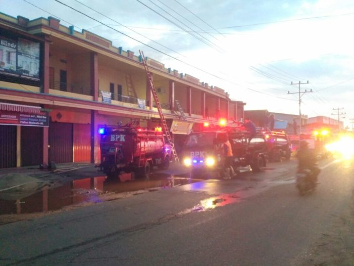 Tujuh Ruko Di Jalan Mayjend Sutoyo Membara, Kerugian Mencapai 3 Miliar