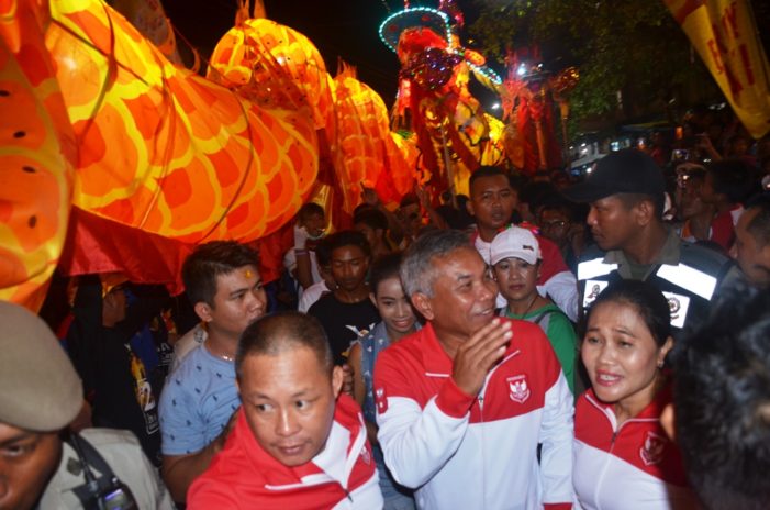 Ribuan Warga Ketapang Saksikan Pawai Lampion