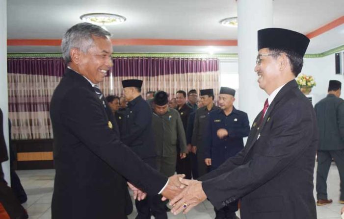 Bupati Lantik Drs Heronimus Tanam Sabagai PJ Sekda Ketapang