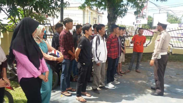 Permohoan Pembuatan SIM di Satlantas Polres Ketapang Ramai