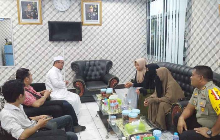 Begini Penjelasan Kapolres Soal Gerakan Sholat Dua Wanita Bercadar Yang Viral