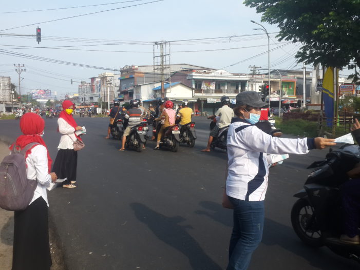 Cegah ISPA, Dinas Kesehatan Bagikan Masker Gratis