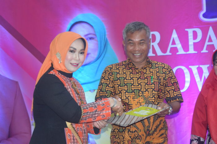 Rakon Bahas Peran Perempuan di Dunia Politik