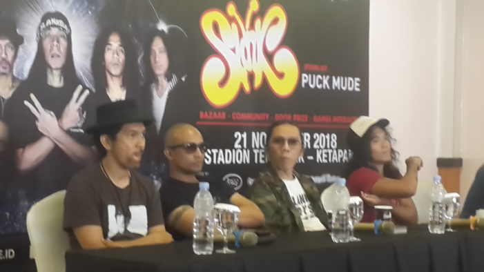 Slank Konser di Stadion Tentemak Ketapang