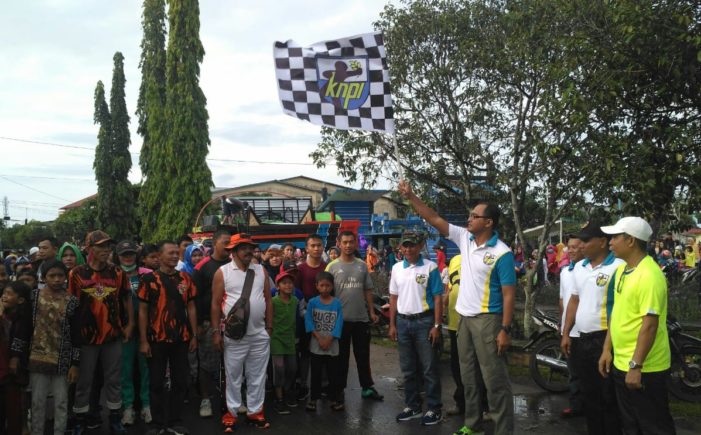 Ribuan Masyarakat Ikut Jalan Sehat KNPI Ketapang