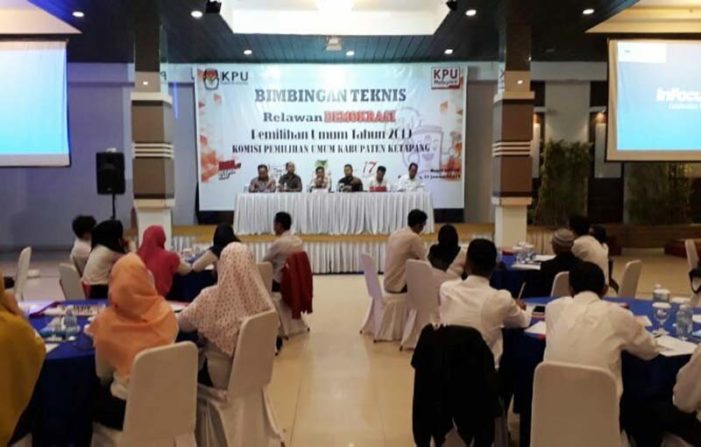 KPU Ketapang Gelar Bimtek Relawan Demokrasi Pemilu 2019