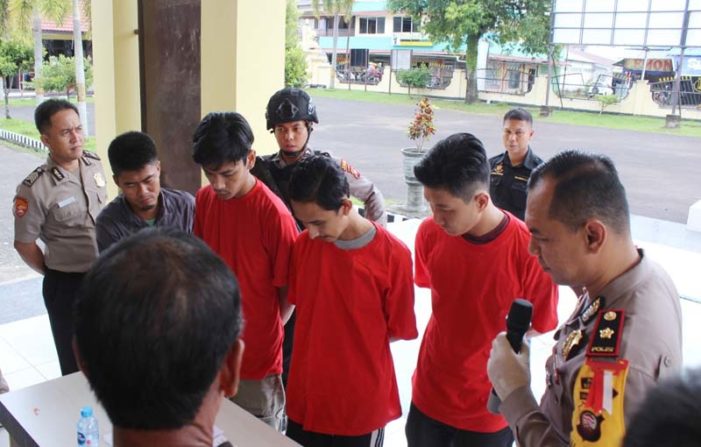 Polisi Tangkap Lima Pelaku Narkoba di Ketapang