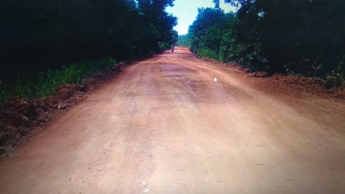 PT Hutan Ketapang Industri Melalui Program CSR Perbaiki Ruas Jalan Provinsi Kendawangan