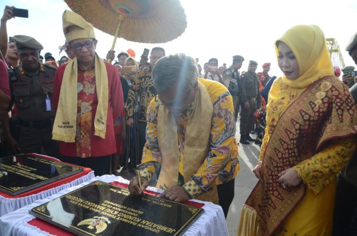 Jembatan Kuning Kyai Mangku Negeri Resmi Difungsikan