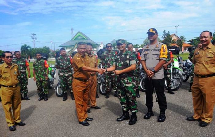Pemkab Hibahkan 30 Unit Motor Trail Untuk Polres dan Kodim 1203