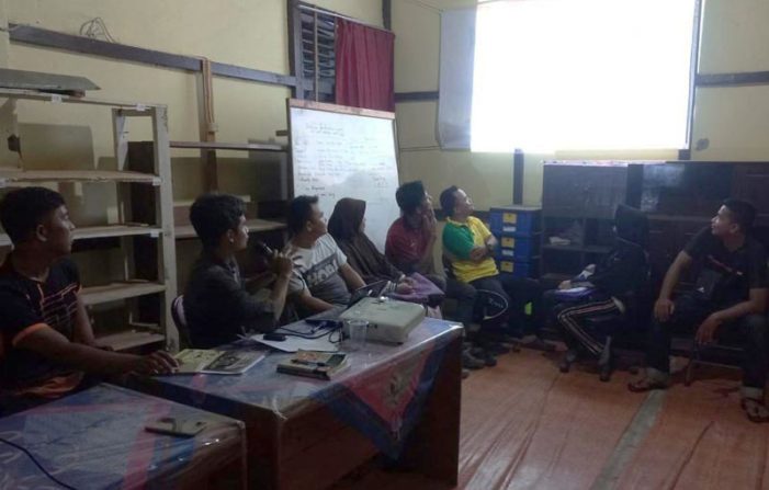 Pondok Belajar: Guru Harus Bisa Menulis