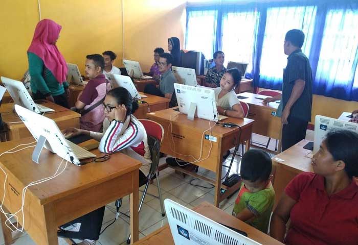 UAS Program Kesetaraan di Ketapang Terbatas Komputer